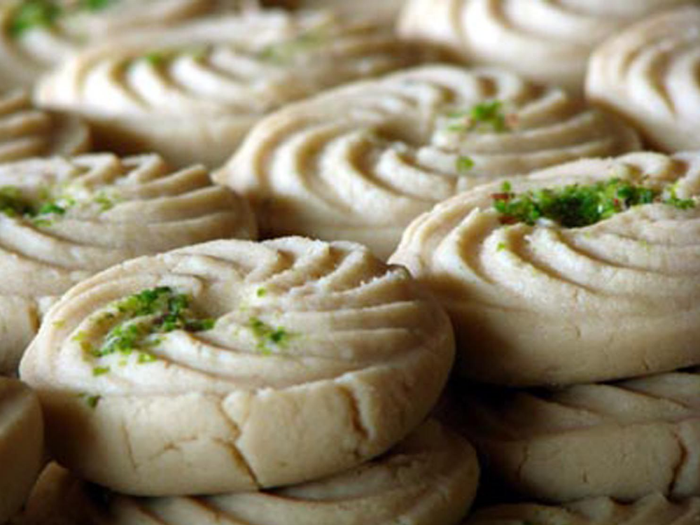 sandesh decorated in tray